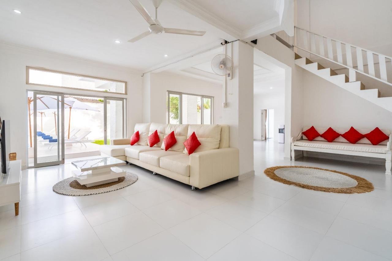 Luxury Minimalist Villa White Angel In Seminyak Exterior foto