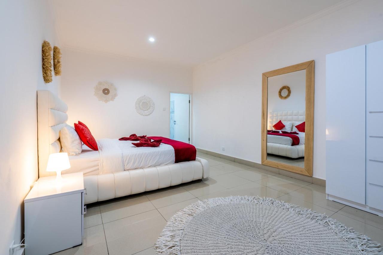 Luxury Minimalist Villa White Angel In Seminyak Exterior foto